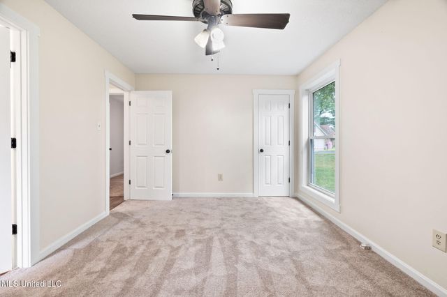 8610 N Lake Shore Drive, Southaven, MS 38671