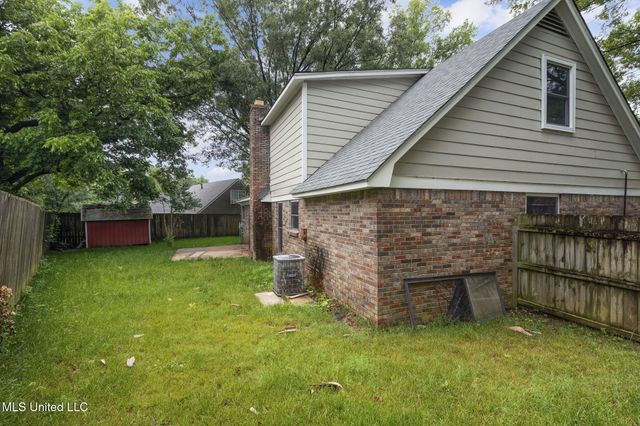 8610 N Lake Shore Drive, Southaven, MS 38671