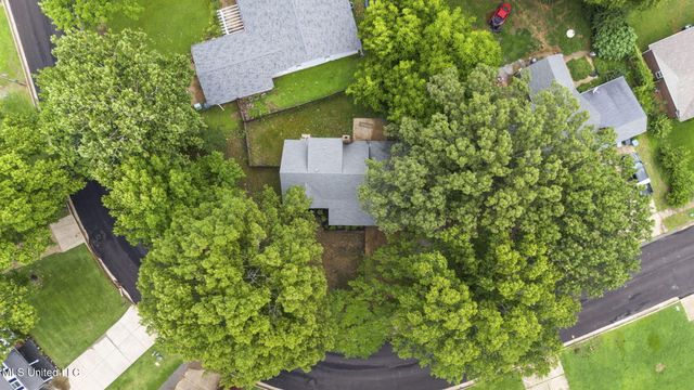 8610 N Lake Shore Drive, Southaven, MS 38671