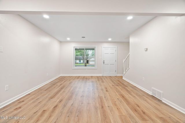 8610 N Lake Shore Drive, Southaven, MS 38671