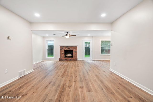 8610 N Lake Shore Drive, Southaven, MS 38671