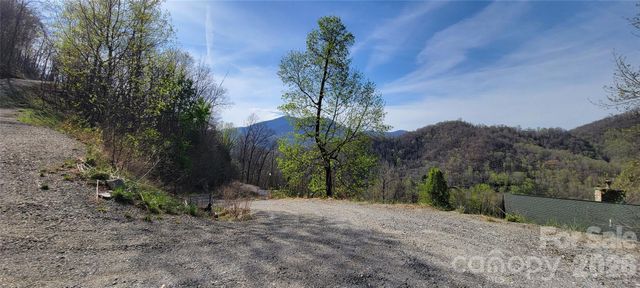 33 Destination Drive, Waynesville, NC 28786