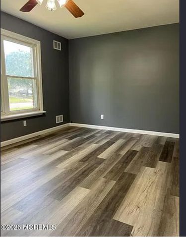 39 Mizzen Drive, Barnegat, NJ 08005