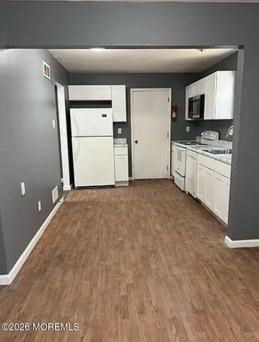 39 Mizzen Drive, Barnegat, NJ 08005