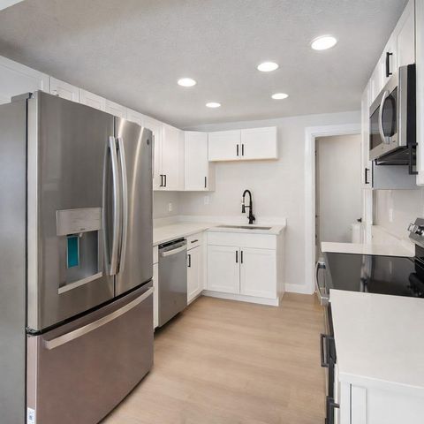 8444 Fish Hatchery ROAD, Burlington, WI 53105