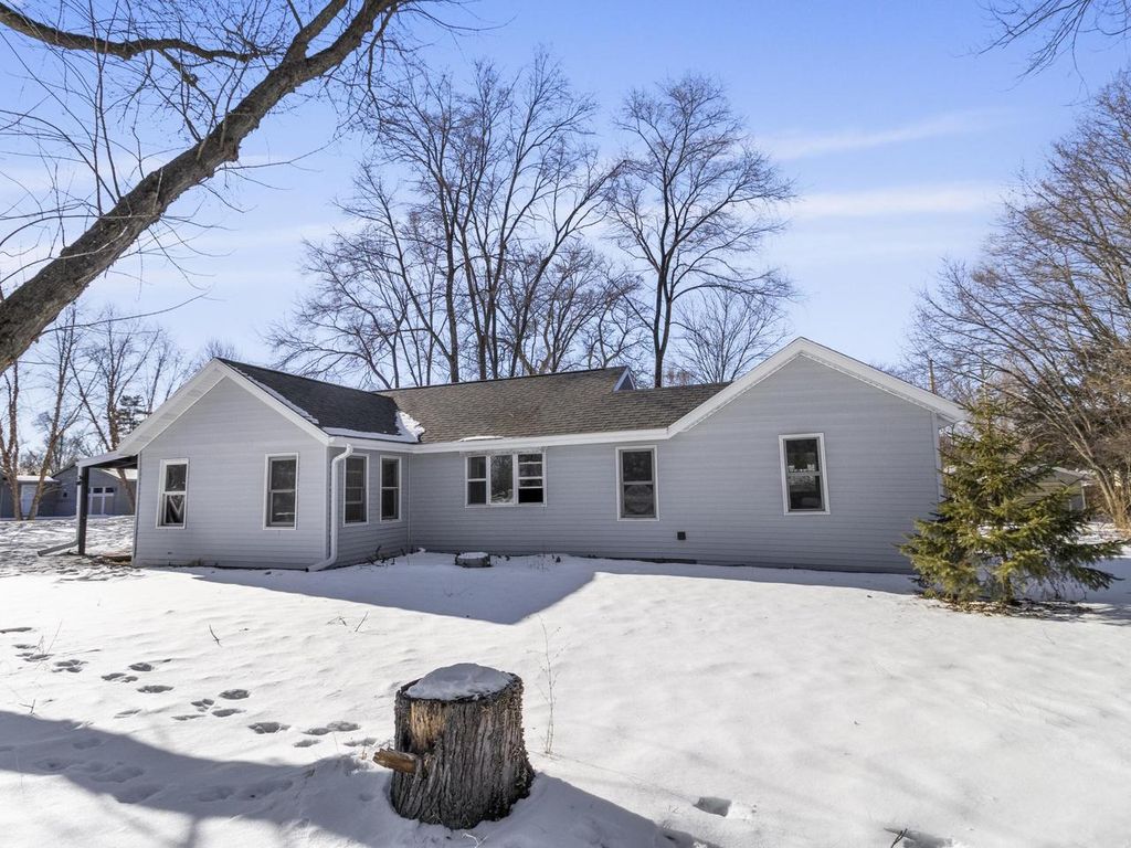 8444 Fish Hatchery ROAD, Burlington, WI 53105