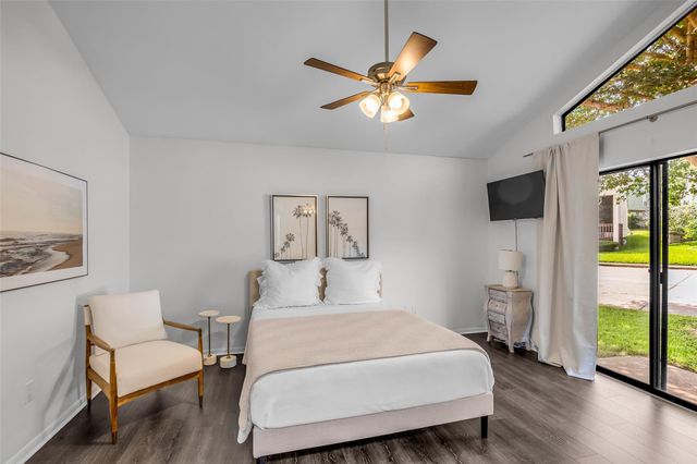 62 April Point Drive N, Conroe, TX 77356