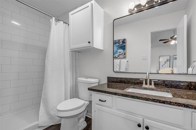 62 April Point Drive N, Conroe, TX 77356
