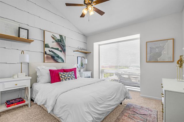 62 April Point Drive N, Conroe, TX 77356