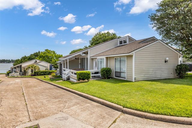 62 April Point Drive N, Conroe, TX 77356