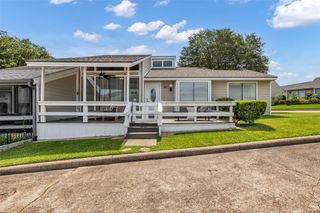 62 April Point Drive N, Conroe, TX 77356