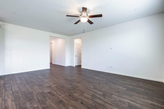 6538 E Lamona Avenue, Fresno, CA 93727