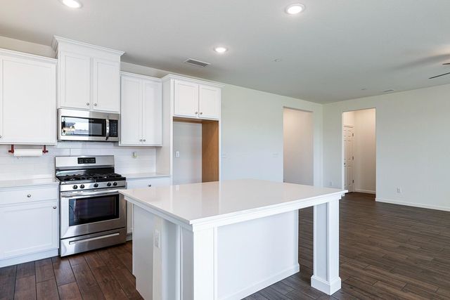 6538 E Lamona Avenue, Fresno, CA 93727