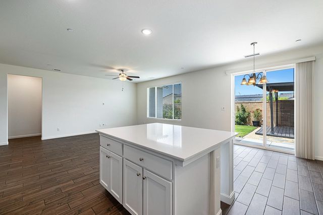 6538 E Lamona Avenue, Fresno, CA 93727