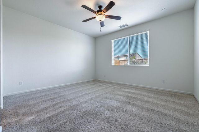 6538 E Lamona Avenue, Fresno, CA 93727