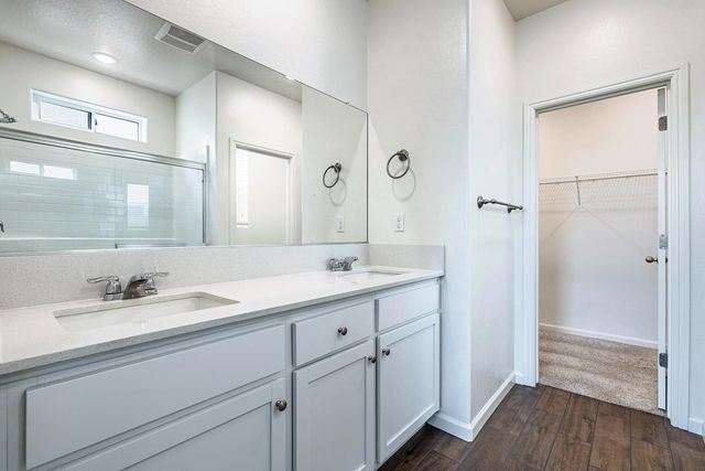 6538 E Lamona Avenue, Fresno, CA 93727