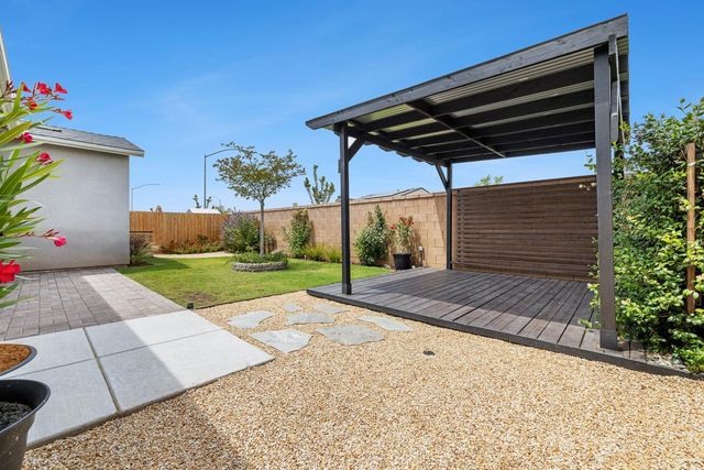 6538 E Lamona Avenue, Fresno, CA 93727