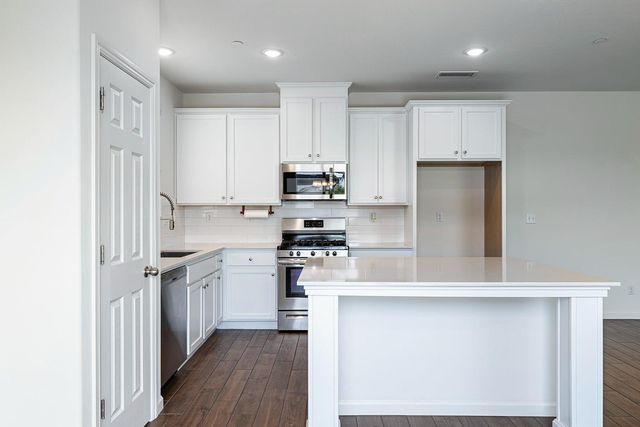 6538 E Lamona Avenue, Fresno, CA 93727