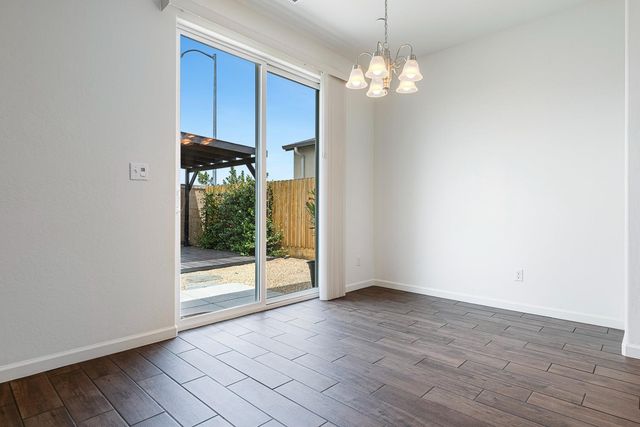 6538 E Lamona Avenue, Fresno, CA 93727