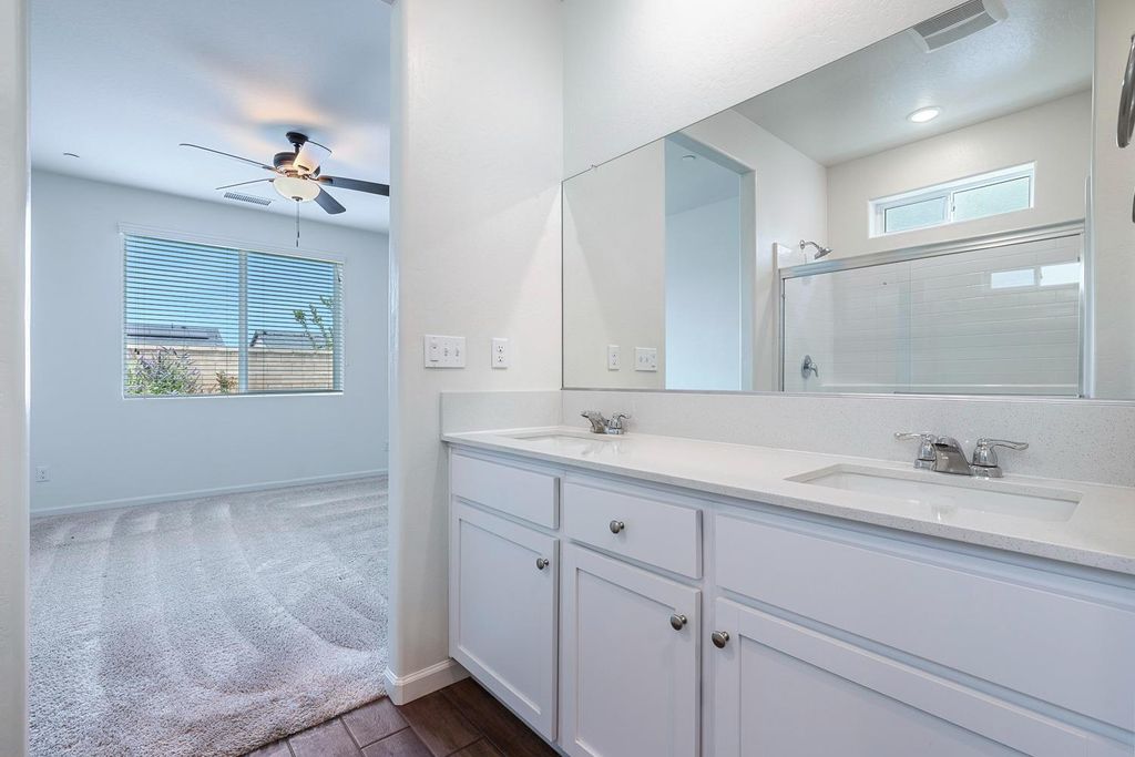 Image 26 of property listing at 6538 E Lamona Avenue, Fresno, CA 93727