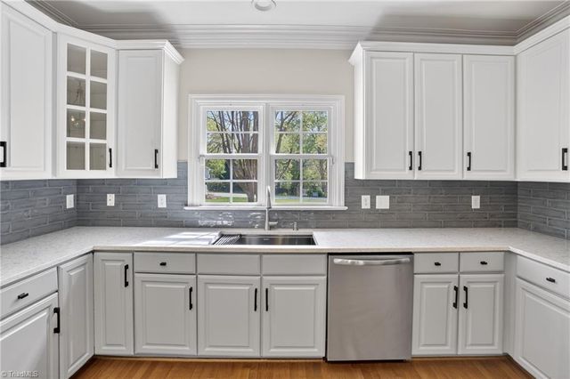 6203 Moores Creek Drive, Summerfield, NC 27358