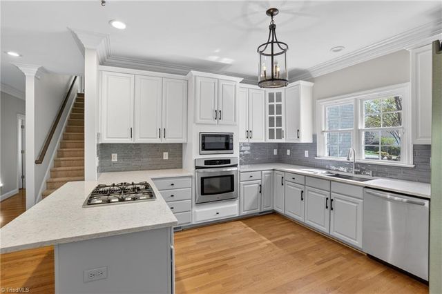 6203 Moores Creek Drive, Summerfield, NC 27358