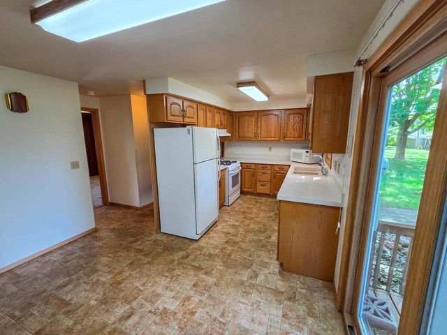 1310 STEAD DRIVE, Menasha, WI 54952