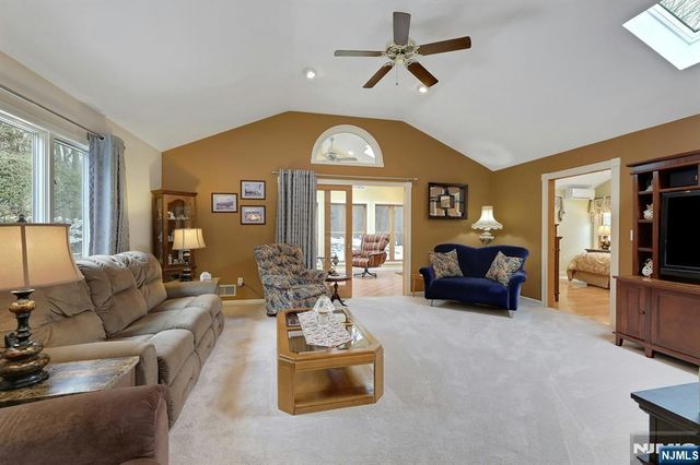 9 Lockwood Lane, Closter, NJ 07624