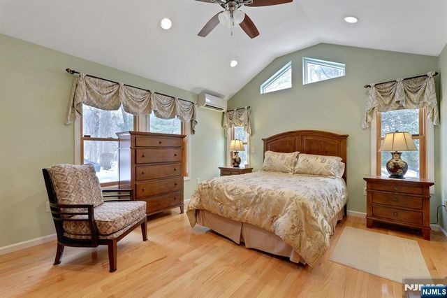 9 Lockwood Lane, Closter, NJ 07624