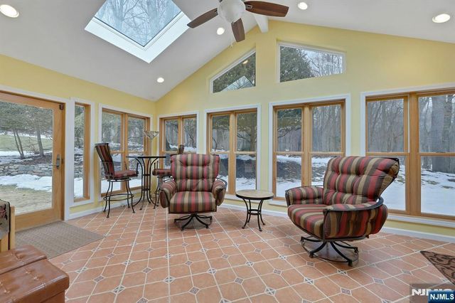 9 Lockwood Lane, Closter, NJ 07624