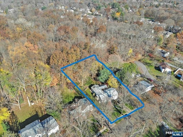 9 Lockwood Lane, Closter, NJ 07624