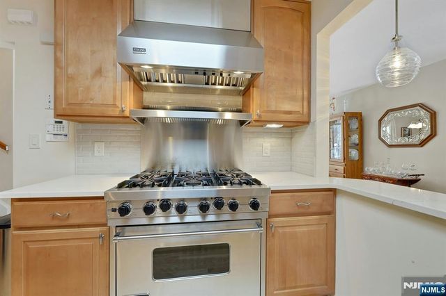 9 Lockwood Lane, Closter, NJ 07624