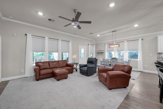 19041 Villa Lane, Montgomery, TX 77356