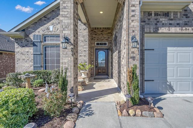 19041 Villa Lane, Montgomery, TX 77356