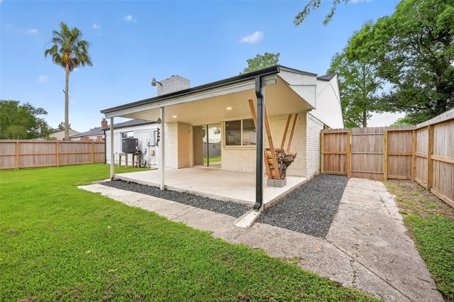 3703 Misty Cove Court, Dickinson, TX 77539
