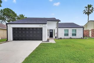3703 Misty Cove Court, Dickinson, TX 77539