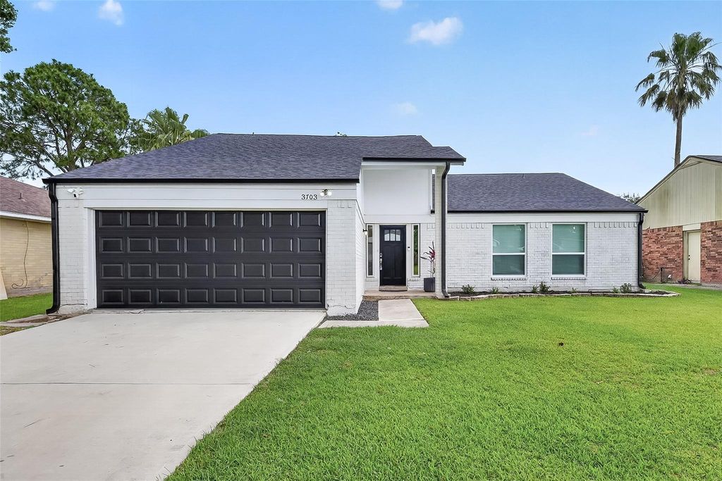 3703 Misty Cove Court, Dickinson, TX 77539