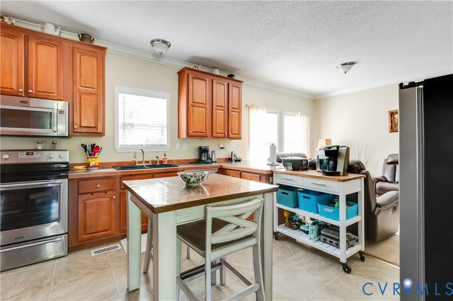 180 Mechams Cove Rd, Topping, VA 23169