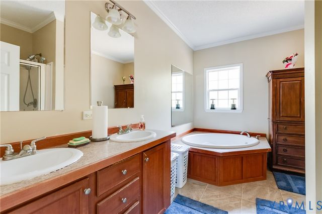 180 Mechams Cove Rd, Topping, VA 23169