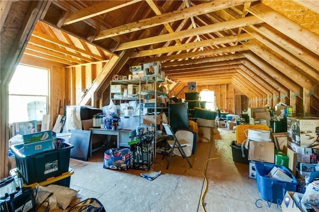 180 Mechams Cove Rd, Topping, VA 23169