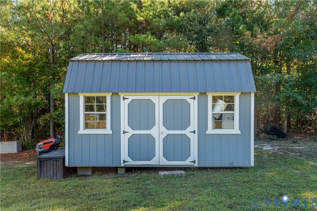 180 Mechams Cove Rd, Topping, VA 23169