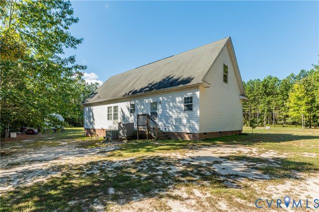 180 Mechams Cove Rd, Topping, VA 23169