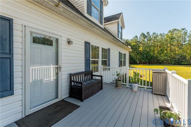 180 Mechams Cove Rd, Topping, VA 23169