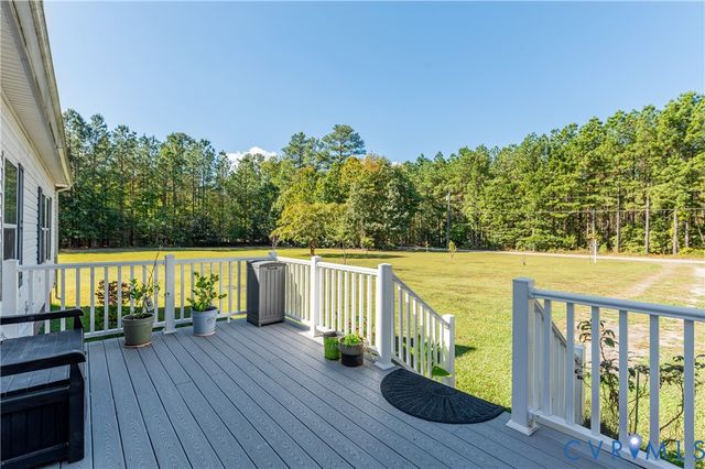 180 Mechams Cove Rd, Topping, VA 23169