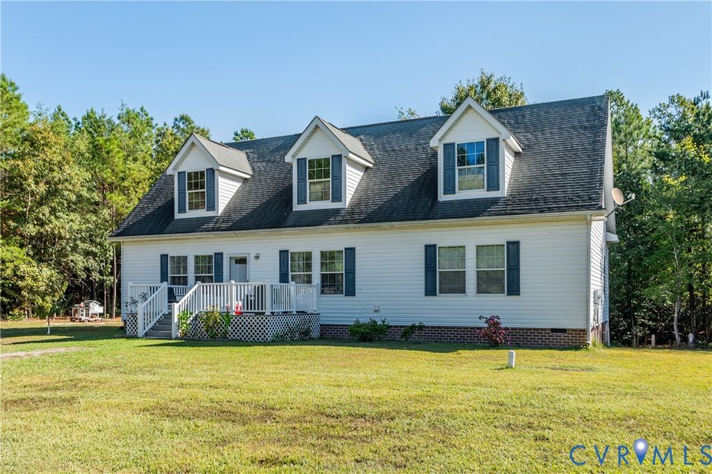 180 Mechams Cove Rd, Topping, VA 23169