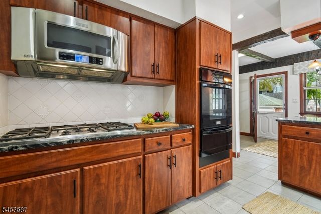 53 Park Ave, Maplewood Twp., NJ 07040