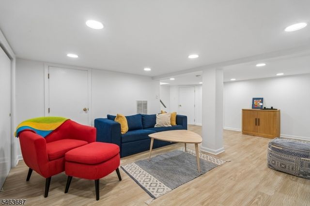 53 Park Ave, Maplewood Twp., NJ 07040