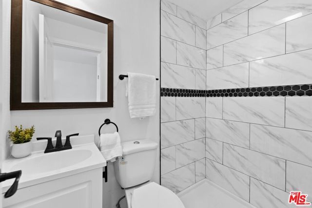 1619 W 68th Street, Los Angeles, CA 90047