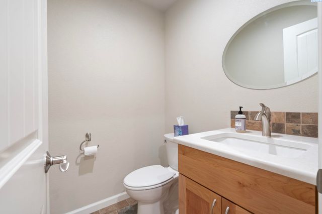 78 Whitten, Richland, WA 99354