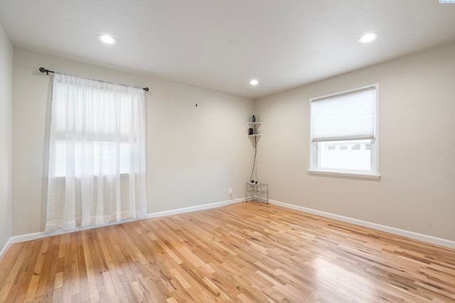 78 Whitten, Richland, WA 99354